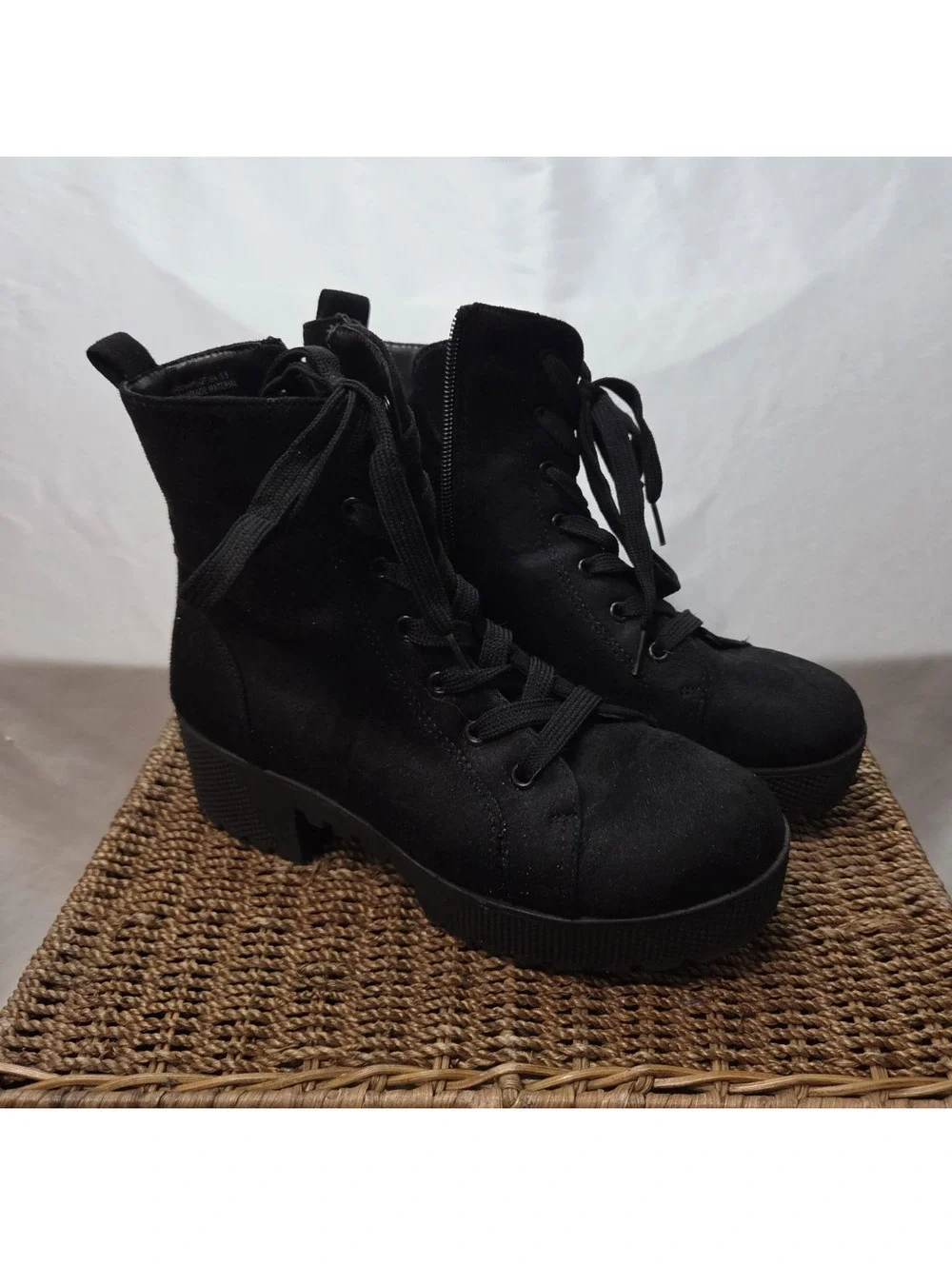 Women’s Black Suede Ankle Bootie Lace-Up Side Zipper Round Toe US 5.5